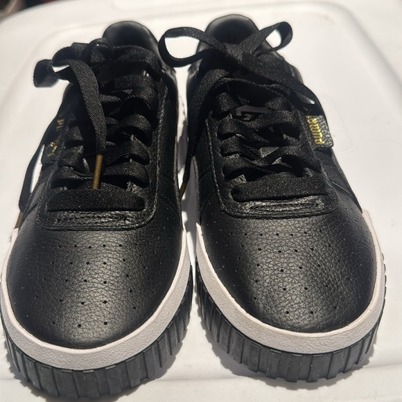 NWT PUMA SHOES BLACK/WHITE 6.5 NEVER WORN - Picture 3 of 10